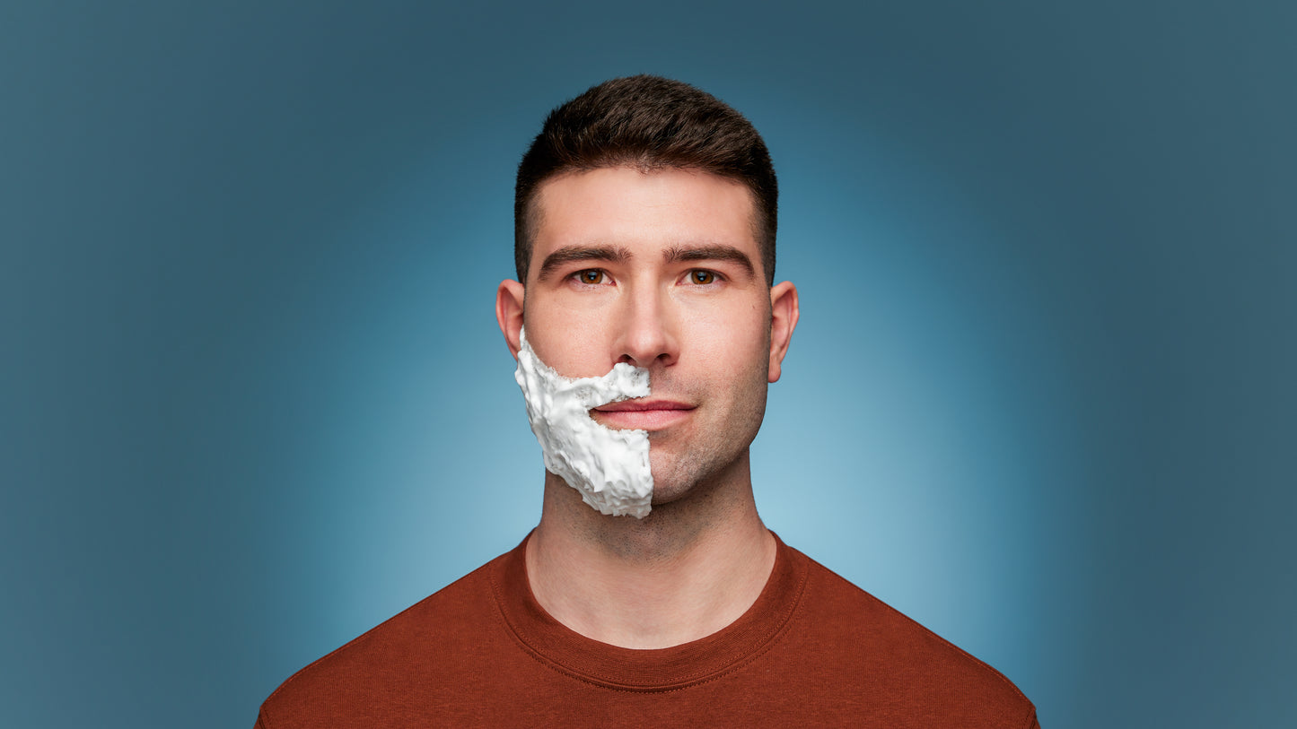 Philips Norelco Portable On-The-Go Shaver - Close shave any time, anywhere with ComfortCut blades