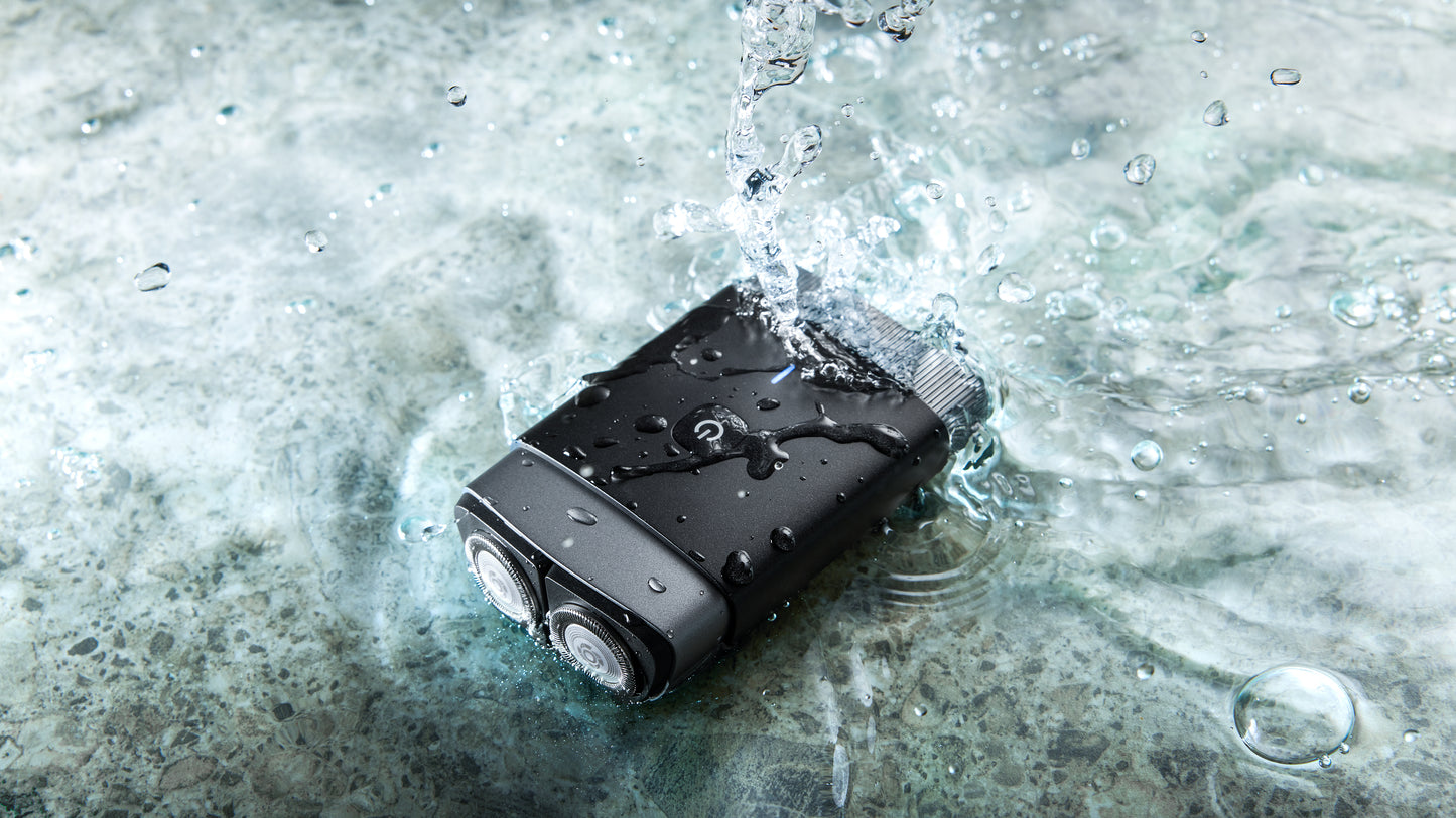 Philips Norelco Portable On-The-Go Shaver - Close shave any time, anywhere with ComfortCut blades