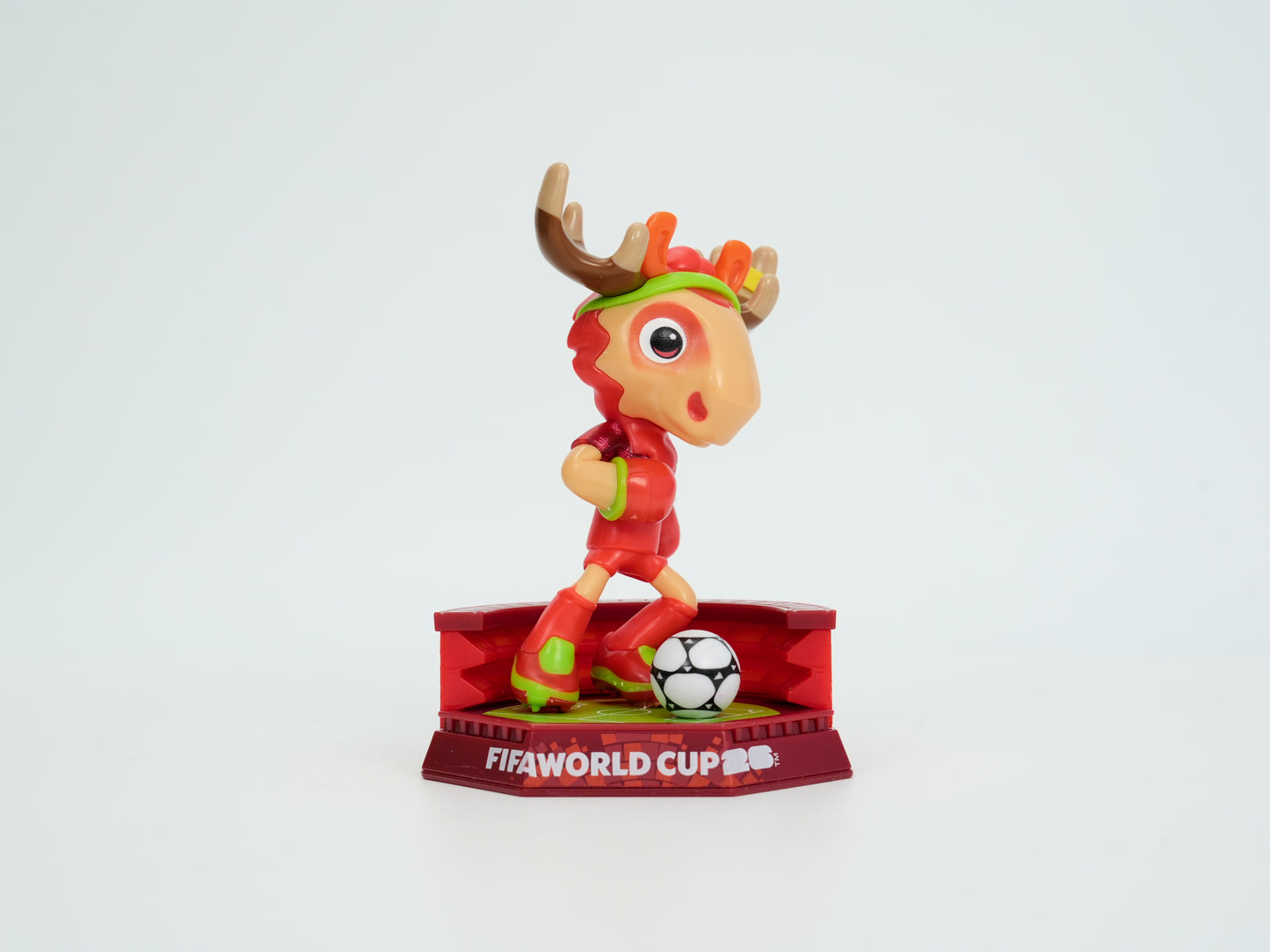 [FIFA World Cup] EXCLUSIVE OFFER with Keychain, USA-CAN-MEX Mascot Figurines Stadium Base 3Pack in Individual Acrylic Collector Box and Gift Box, Maple, Clutch and Zayu 9cm, Official Licensed Product Includes FIFA Licensed Mascot Keychain of your choice