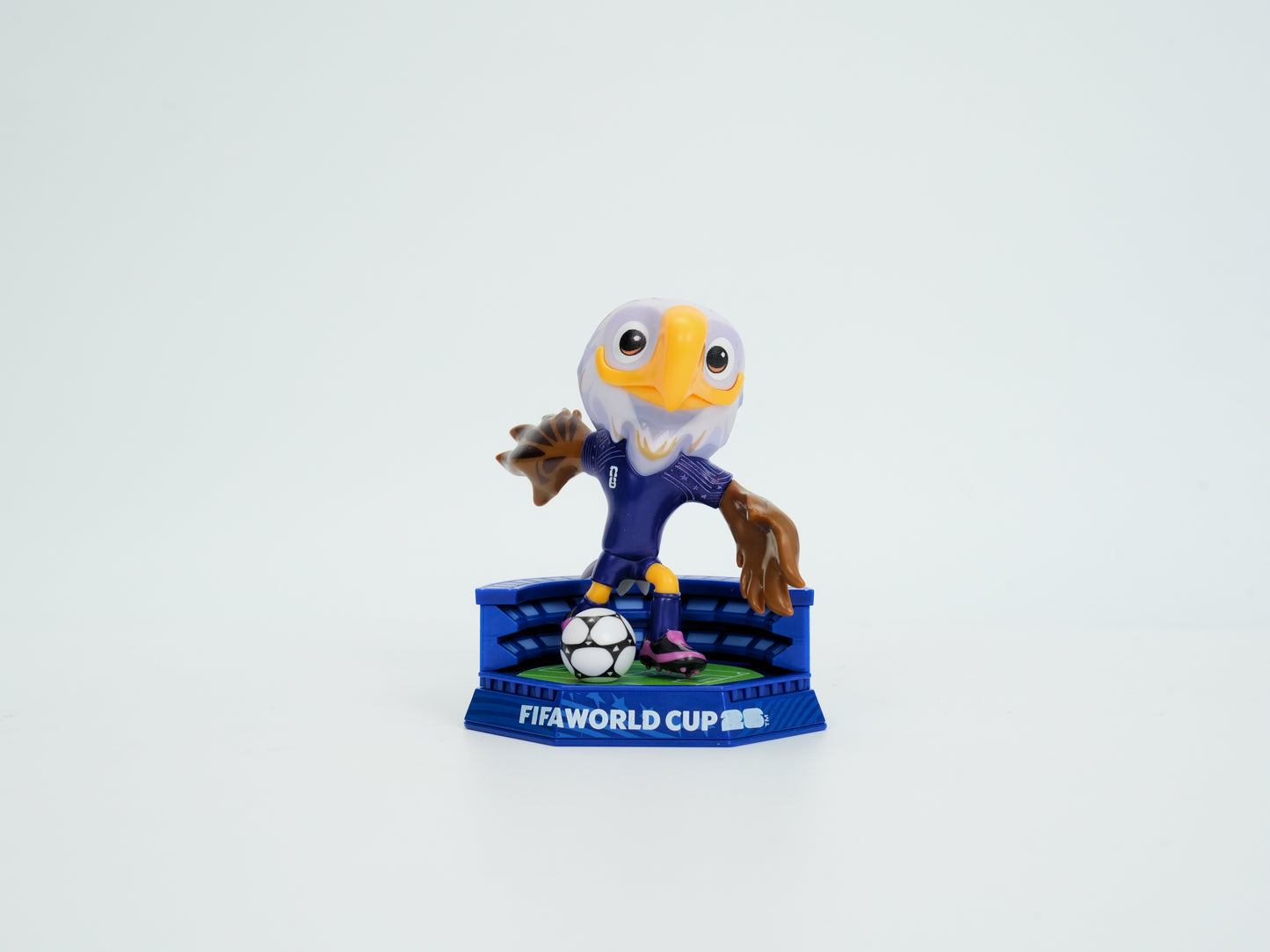 [FIFA World Cup] EXCLUSIVE OFFER with Keychain, USA-CAN-MEX Mascot Figurines Stadium Base 3Pack in Individual Acrylic Collector Box and Gift Box, Maple, Clutch and Zayu 9cm, Official Licensed Product Includes FIFA Licensed Mascot Keychain of your choice