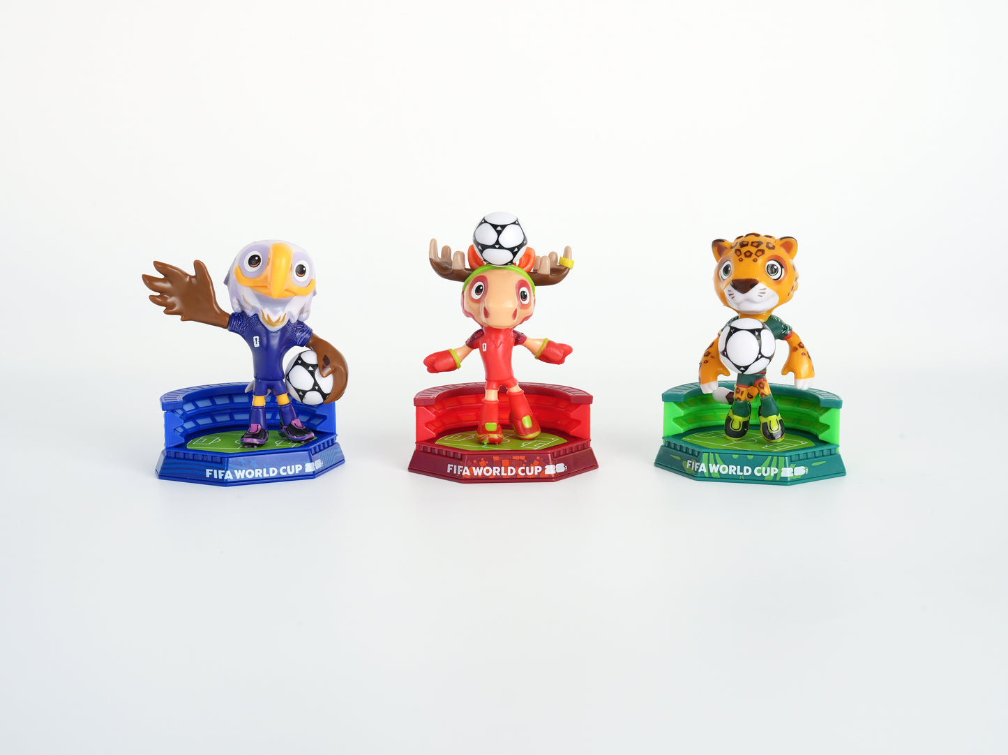 [FIFA World Cup] EXCLUSIVE OFFER with Keychain, USA-CAN-MEX Mascot Figurines with Soccer Ball 3Pack in Gift Box, Maple, Clutch and Zayu 6cm, Official Licensed Product Includes FIFA Licensed Mascot Keychain of your choice