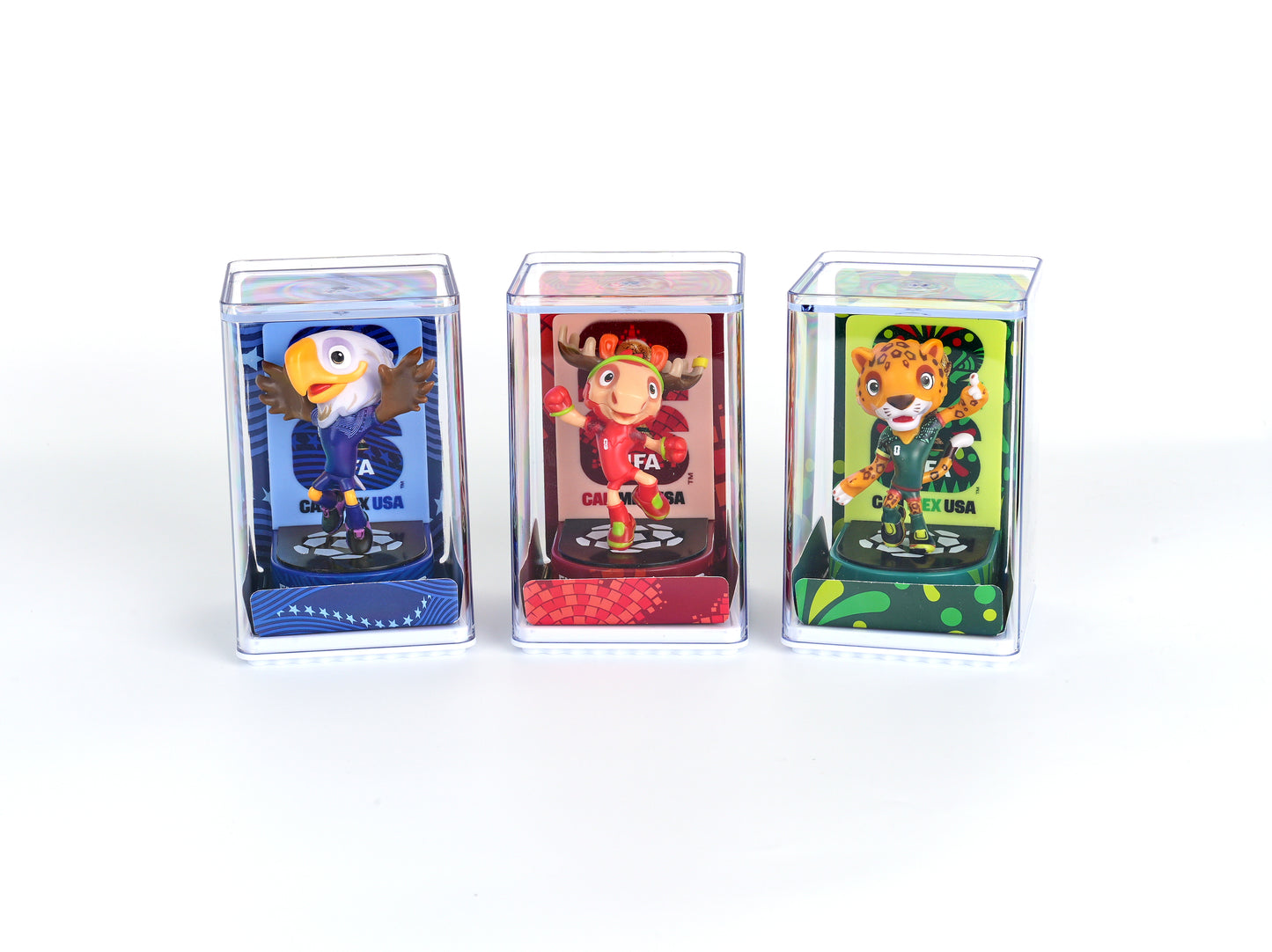 [FIFA World Cup] EXCLUSIVE OFFER with Keychain, USA-CAN-MEX Mascot Figurines Stadium Base 3Pack in Gift Box, Maple, Clutch and Zayu 6cm, Official Licensed Product Includes FIFA Licensed Mascot Keychain of your choice