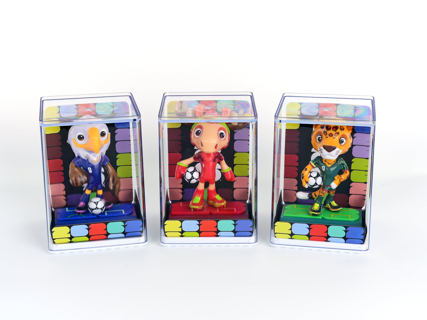 [FIFA World Cup] EXCLUSIVE OFFER with Mascot Keychain, USA-CAN-MEX Mascot Figurines 3Pack in Individual Acrylic Collector Box and Gift Box, Maple, Clutch and Zayu 9cm, Official Licensed Product Includes FIFA Licensed Mascot Keychain of you choice
